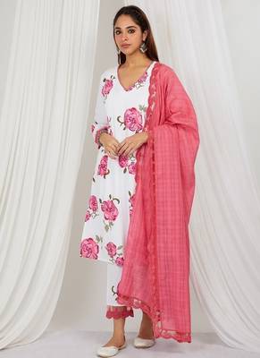 Rose floral printed Kurta set with lace detailing and kota doria dupatta 3