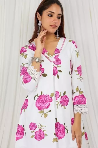Pink floral printed kurti and pant with lace detailing