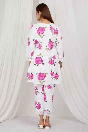 Pink floral printed kurti and pant with lace detailing