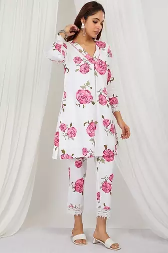 Rose pink floral printed kurti and pant with lace detailing