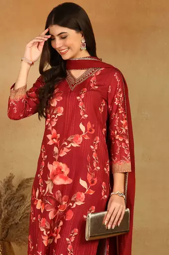 Women maroon rayon blend floral printed straight kurta sets