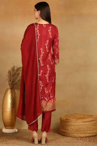 Women maroon rayon blend floral printed straight kurta sets