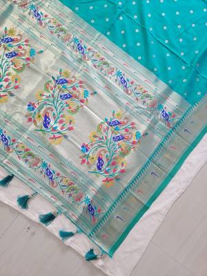 Green Paithani silk blend Zari Weaving Saree 4