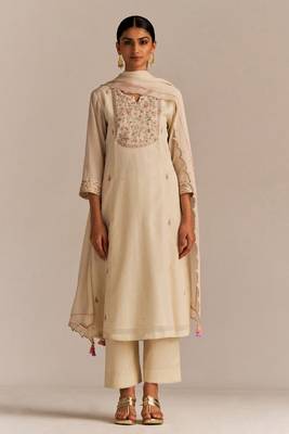Buttercream embroidered kurta set 1
