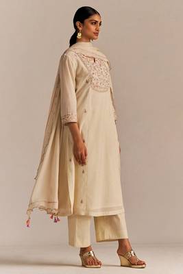 Buttercream embroidered kurta set 3