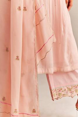 Crystal pink embroidered kurta set 4