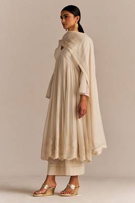 Off-white mul-mul anarkali kurta set 1