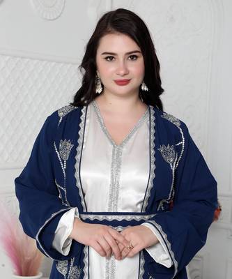 Floral Pattern Embroidery Kaftan With Cut Dana 5
