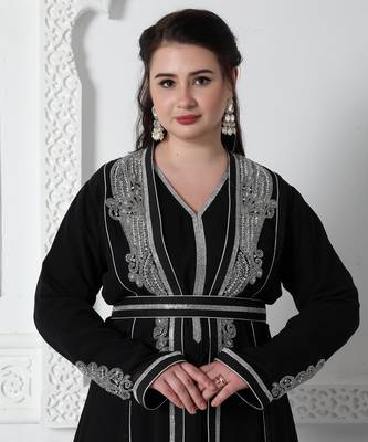 Fancy Jalabiya With Silver Embroidery And Belt 5