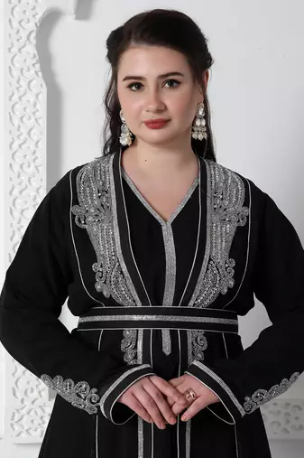 Fancy Jalabiya With Silver Embroidery And Belt