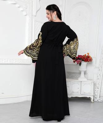 Big Flaired Sleeve Jalabiya With Golden Aari Embroidery 4