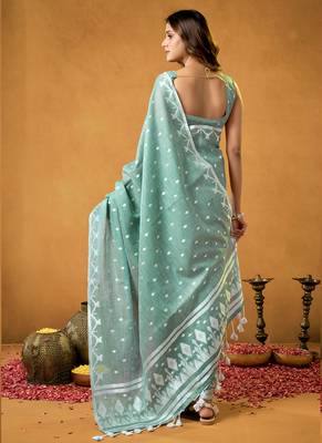 pastel green spun floral cotton jamdani saree 5