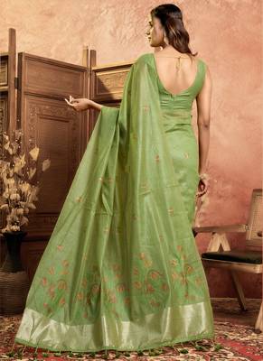 Parrot green cotton spun floral jamdani saree with running blouse 4