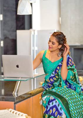 Blue soft cotton block print saree with unstitched blouse 4