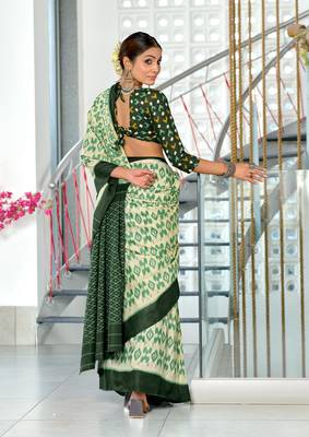 Green soft cotton block print saree with unstitched blouse piece 2