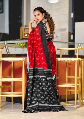 Red soft cotton block print saree with unstitched blouse piece 2