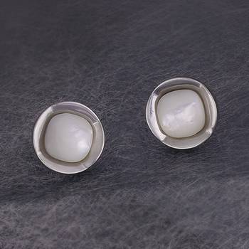 Creative squire shape pearl silver plated stud earring for women and girls 1