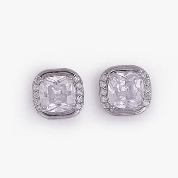 Excellent center studded cz silver plated stud earring for women and girls 2