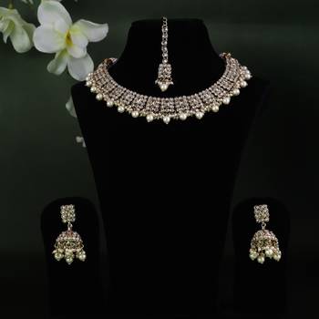 Dazzling squire shape oval silver antique gold plated choker for women and girls 1