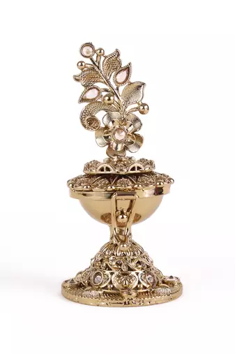 Traditional leaf and flower design antique gold plated brass sindoor dani/dibbi for women