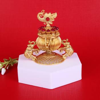 Traditional peacock and elephant gold plated brass sindoor dani/dibbi for women 1