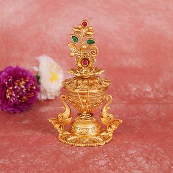 Traditional flower and elephant gold plated brass sindoor dani/dibbi for women 1