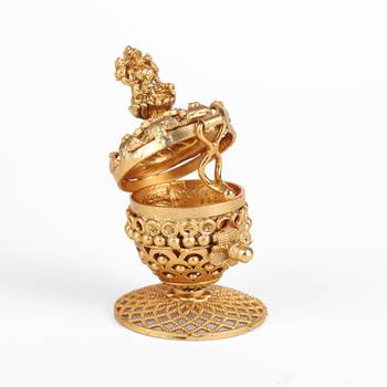 Traditional laxmi design gold plated brass sindoor dani/dibbi for women 4