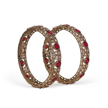 Graceful beads oval shape stone antique gold plated set of 2 bangles for women and girls 3