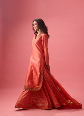 Rose Silk Plain Kurta Paired With Skirt And Dupatta 4