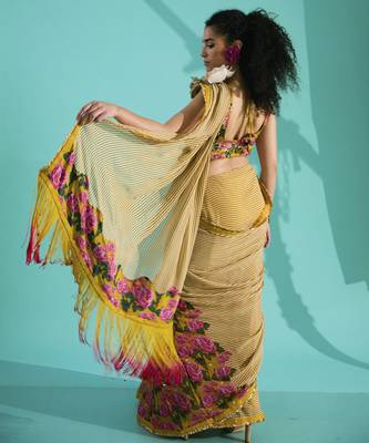 Multicolor georgette floral printed saree with embroidered blouse 4