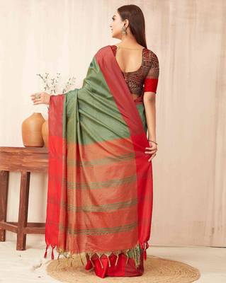 Teal silk blend saree with contrast  blouse 4