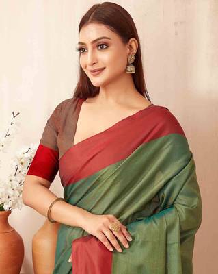 Teal silk blend saree with contrast  blouse 5