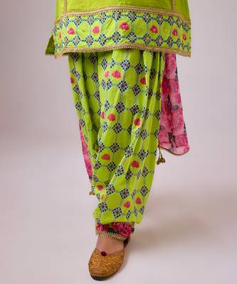 Lime cambric floral printed kurta set 2