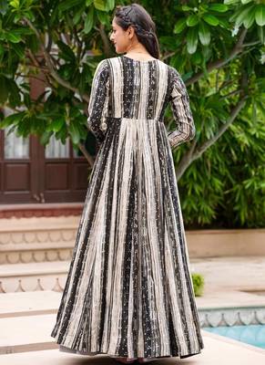 Light grey digital print faux georgette Palazzo suit set with crop top & shrug stitched 2
