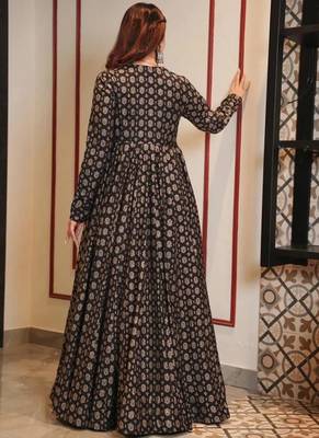 Black digital print muslin gown 2