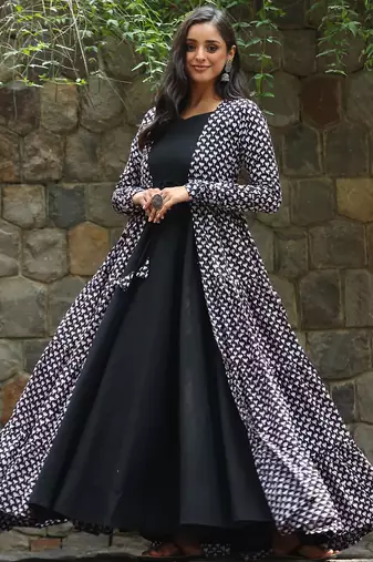 Black digital print muslin gown
