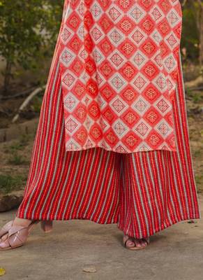 Pink printed rayon palazzo 4