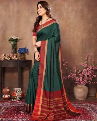 Green silk blend soft saree with contrast blouse 3