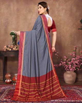 Grey silk blend soft saree with contrast blouse 3