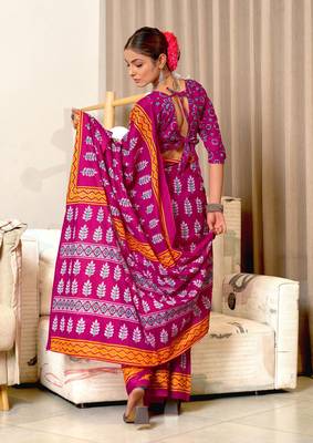 Pink mulcotton hand print saree with unstitched blouse piece 3