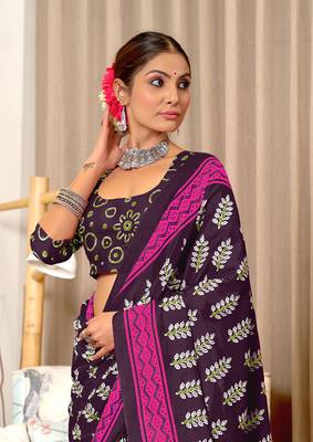 Purple mulcotton hand print saree with unstitched blouse piece 4
