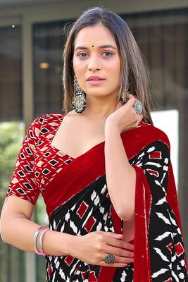 Black mulcotton ikat print saree with unstitched blouse piece 4