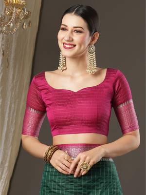 Dark green checks design silk blend saree with blouse piece 5