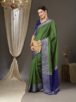Green checks design silk blend saree with blouse piece 2