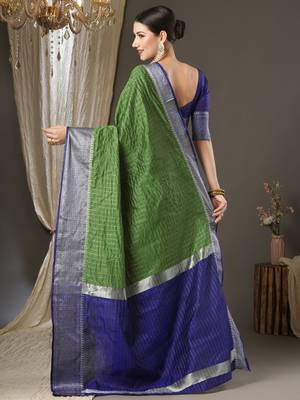 Green checks design silk blend saree with blouse piece 3