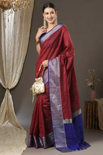 Maroon checks design silk blend saree with blouse piece