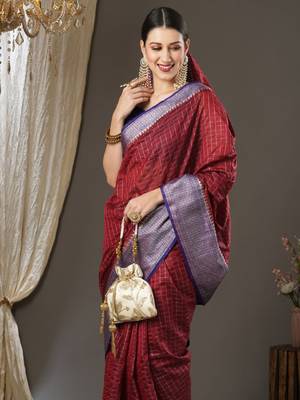 Maroon checks design silk blend saree with blouse piece 4
