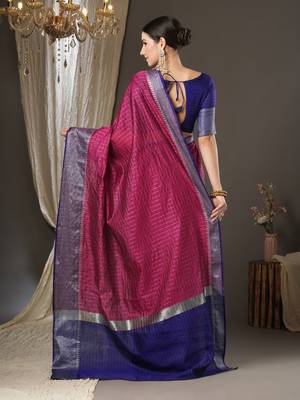 Pink checks design silk blend saree with blouse piece 3