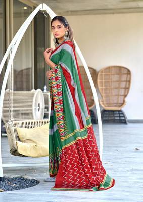 Red mulcotton block print saree with unstitched blouse piece 2
