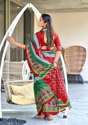 Red mulcotton block print saree with unstitched blouse piece 3